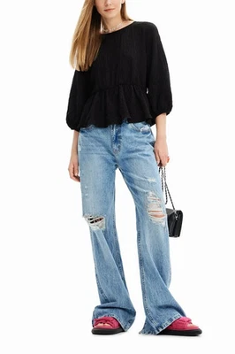 Blusa feminina Desigual tamanho L texturizada recortada 23SWBWXA - Imagem 1 de 4