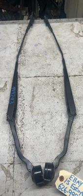 2013-2019 福特 ESCAPE 前钻和左挡风玻璃刮臂钛原始设备制造商 — 第 1/4 张图片