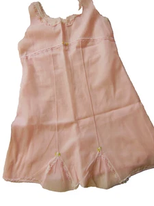 Fond de robe ancien rose enfant comme maman à nettoyer B1 - Picture 1 of 11