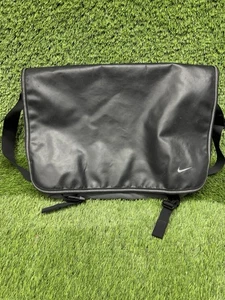 Nike Umhängetasche schwarz Departure Messenger Laptop Reise Crossbody Unisex - Bild 1 von 4
