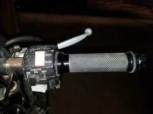 Yamaha xv250 Virago rh side switch gear and throttle - Picture 1 of 2