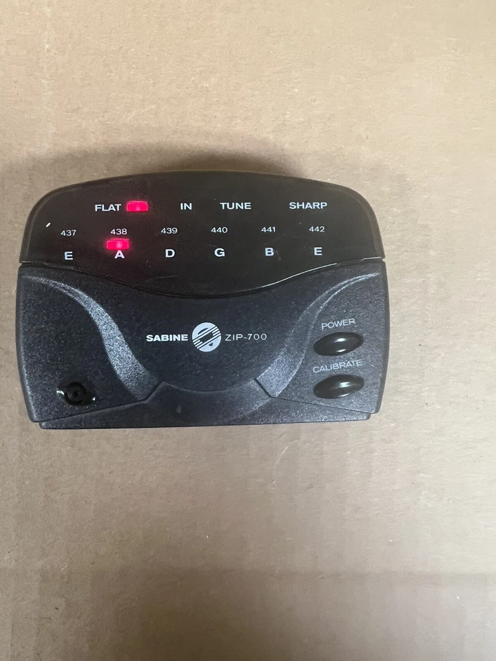 Sintonizador de guitarra y bajo Sabine ZIP-700 9V a batería rápido fácil de usar Foto 1 de 4
