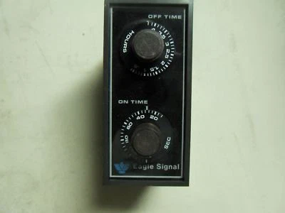 Eagle Signal DA2215A3 Timer - Image 1 of 3