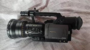 Panasonic AG-DVX100B - 65 Hours - 3CCD MiniDV Video Camcorder - Picture 1 of 4