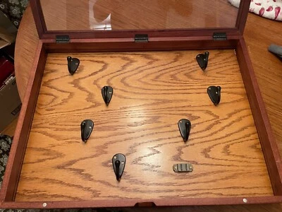 Armario porta llaves de madera vintage hecho a mano con puerta de vidrio y 7 ganchos Foto 1 de 4