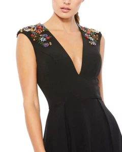 Mac Duggal Size 14 Floral Accented Beaded Plunge V-Neck Evening Black Gown $538 - Picture 1 of 9