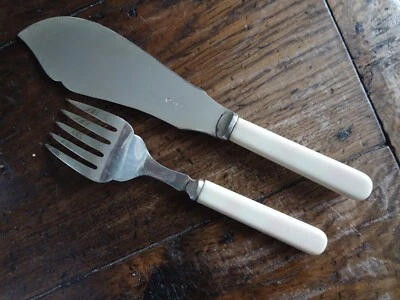 Silver plated fish servers. - Image 1 of 2