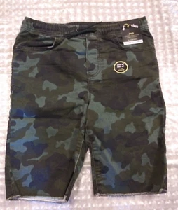 Art Class Size L (12/14) Camo Shorts Flexable Drawstring Stretchy Pockets 9" In - Picture 1 of 7