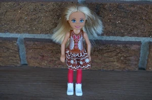 Barbie Doll Club CHELSEA Lebkuchenmann Kostüm Outfit rot Weihnachtskleidung - Bild 1 von 9