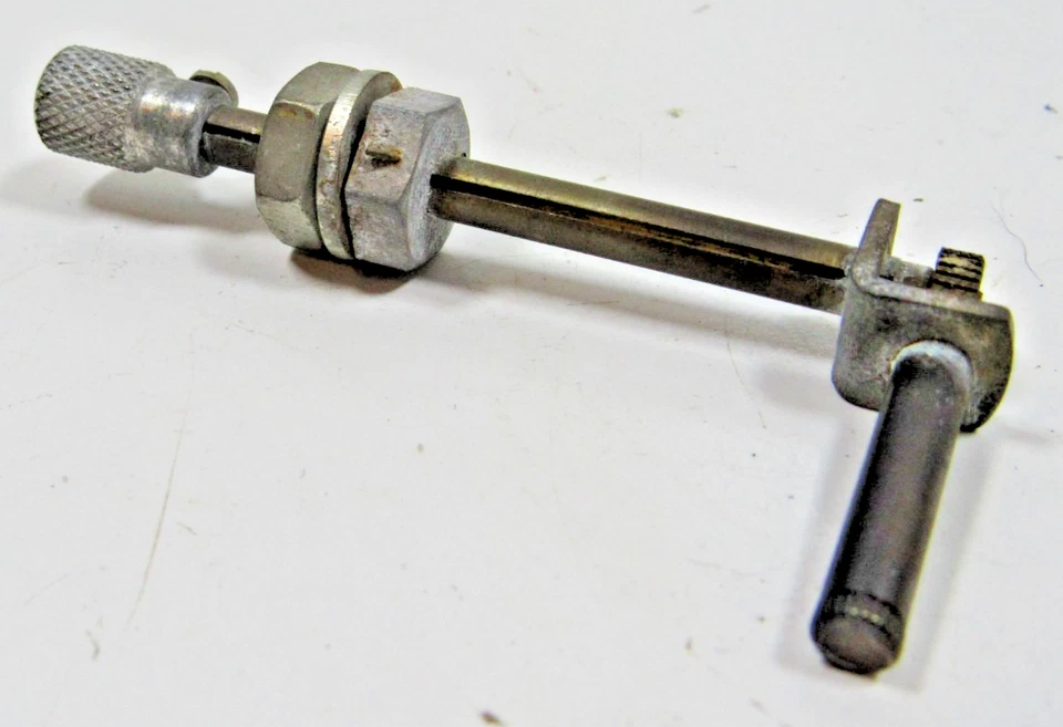 Винтажный рабочий фонарь Coleman воспламенитель искры кремень нападающий #A4-B - Изображение 1 из 4