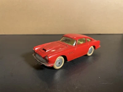 Corgi Toys Aston Martin D.B.4 No 218, Red, Unrestored Original GT Britain BEAUTY - Image 1 of 4