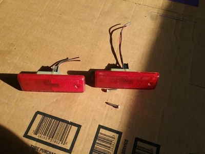 84-86 NISSAN Z31 300ZX JUEGO DE 2 LUCES MARCADORAS LATERALES TRASERAS IZQUIERDA Y DERECHA OEM Foto 1 de 2