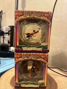 ENESCO GEBRAUCHTE HARRY POTTER HÄNGENDE ORNAMENTE SET (2) IN BOX - Bild 1 von 5