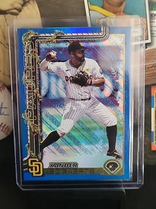 2025 Topps Holiday Xander Bogaerts Blue Metallic Glitter #H65 Padres - Bild 1 von 11