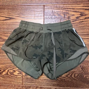 Lululemon Hotty Hot 2,5" Shorts Damen 4 Camouflage grün gefüttert aktiv Kordelzug - Bild 1 von 9