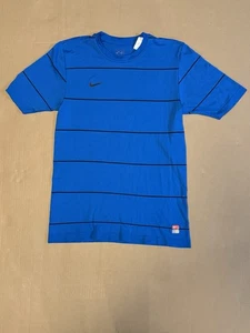 T-shirt uomo Team Nike blu a righe Dri-Fit piccola - Foto 1 di 8