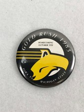 IOWA HAWKEYES GOLD RUSH 1985 PIN  - HOMECOMING IOWA vs. MICHIGAN STATE - 2.5" 