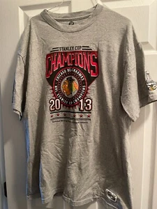 NEU Chicago Blackhawks 2013 Stanley Cup Champions Shirt Größe XL - Bild 1 von 2
