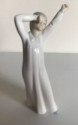 Vintage NAO Figurine by Lladro Daisa Made in Spain - image 1 of 4