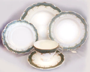 FONTAINEBLEAU GREEN Royal Doulton 5 Piece Place Setting NEW NEVER USED England - Picture 1 of 6