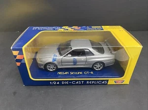 MotorMax 1:24 Nissan Skyline GT-R Silver R33 H.187 - Picture 1 of 3