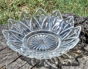 B#064 Vintage, Discontinued "Petal Clear" by Federal Glass 5" Round Bowl - Picture 1 of 4