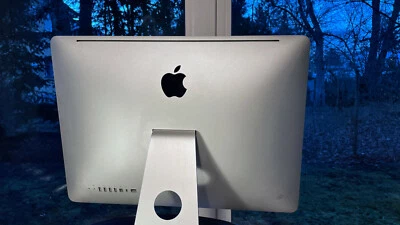 Apple iMac 27 Zoll, 1TB, 4GB RAM Desktop - MC813D/A - Bild 1 von 4