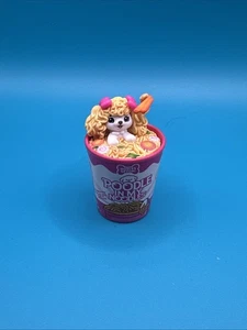 Pudel in meinen Nudeln Ramen Tasse ZURU Mini Marken Kawaii selten - Bild 1 von 4