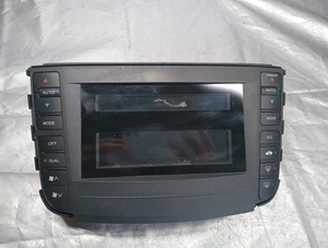 2004-2006 Acura TL AC / heat climate controls OEM - Picture 1 of 4