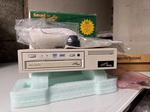 Quad Speed CD-Recorder with CD-RW ReWritability, model CD-RW 426 - Picture 1 of 6