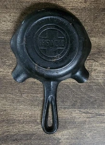 GRISWOLD CAST IRON ASH TRAY OR SPOON REST --- YHGE - Picture 1 of 1