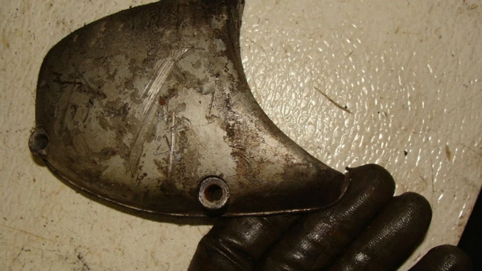 1967 Yamaha yds3 ds3 yds-3 250  ym156 oil pump cover - Image 1 of 1