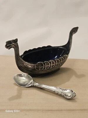 Antigua salina sueca-cuchara plata esterlina barco vikingo inserto azul cobalto Foto 1 de 4
