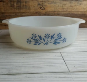 Vintage Pyr-O-Rey Dynaware blaue Maisblume Milchglas Auflaufform 8 1/2" - Bild 1 von 9