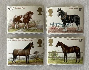 4 x Dezimal postfrisch postfrisch MNH Britische Briefmarken 9p 10,5p 11p 13p 1978 Pferde - Bild 1 von 5