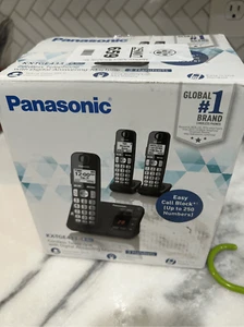 Panasonic KX-TGE433B Cordless (3 Handsets) Phone System Answering Machine Black - Picture 1 of 9