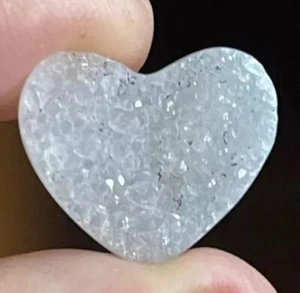 19.8x17x5.5mm Sparkly Chalcedony Druzy Heart Cabochon Loose Stone - Picture 1 of 12