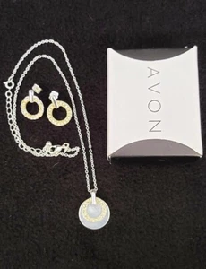 AVON Florence Strass & glänzend silberfarben Kreis Ohrringe & Anhänger Geschenkset - Bild 1 von 5