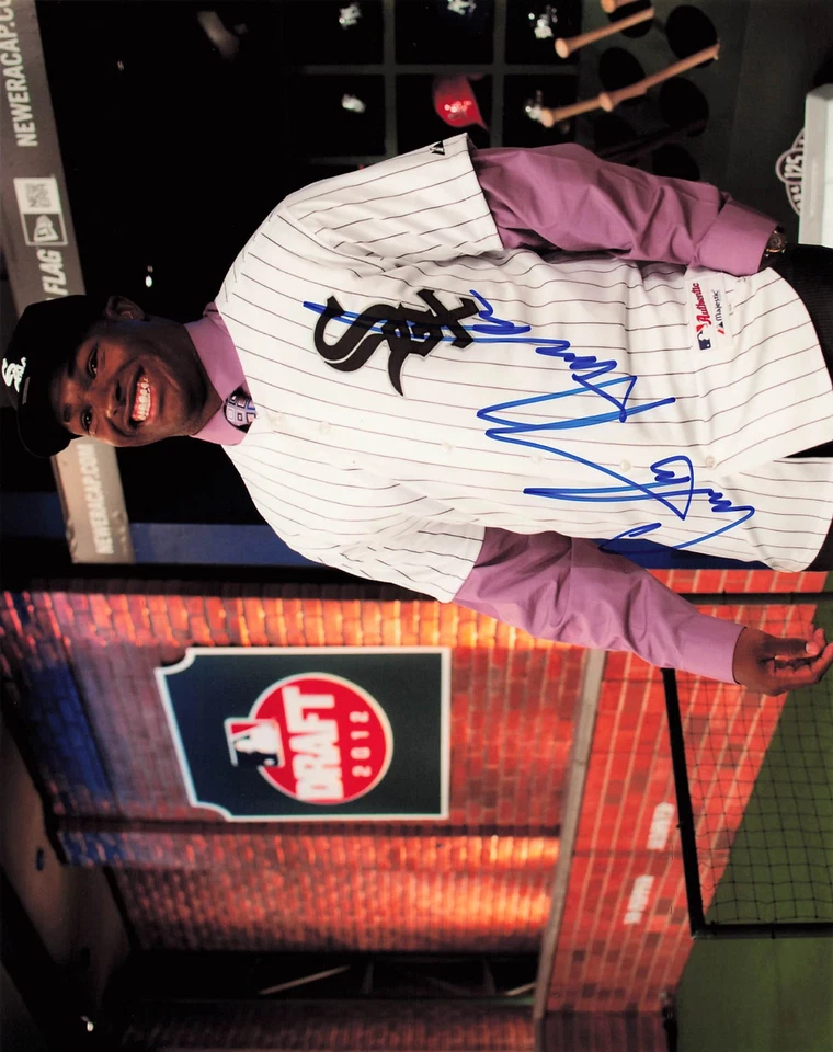 Courtney Hawkins White Sox autografado 8x10 *3093 - Imagem 1 de 1