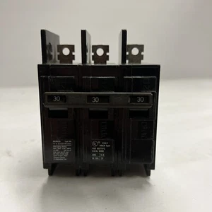 Siemens BQ3B030 30 Amp 3 Pole Bolt On Siemens Type BQ Circuit Breaker - Picture 1 of 6