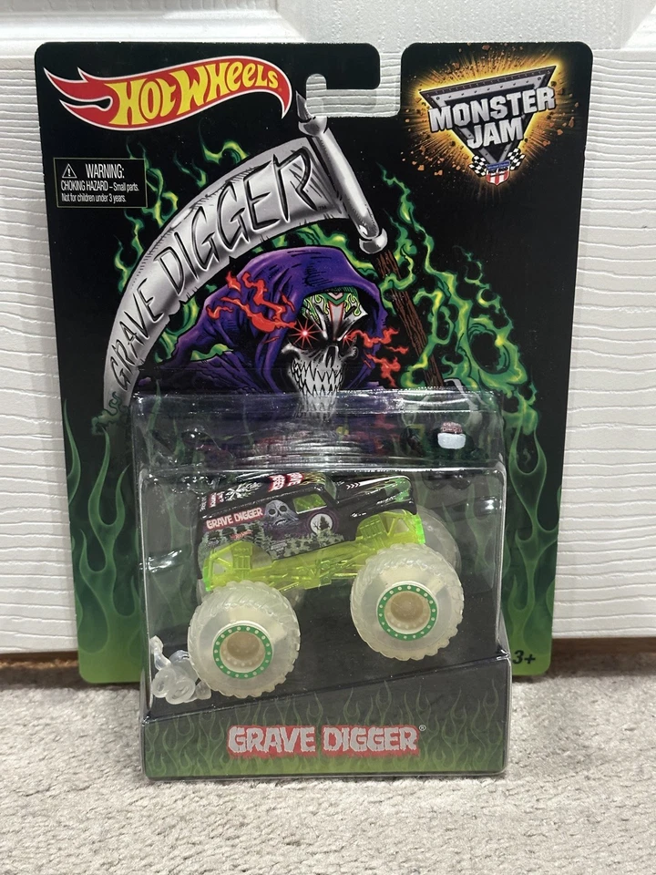 Hot Wheels Monster Jam Grave Digger Glow in The Dark Walmart Race Rewards 2014