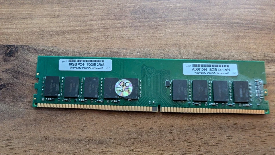 Dell Memory SNP7XRW4C/16G A8661096 16GB 2Rx8 DDR4 ECC UDIMM 2133MHz RAM - Image 1 of 1