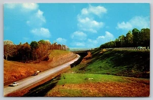 One of the Many Scenic Spots Along Ohio's Turnpike Vintage Postcard - Picture 1 of 2