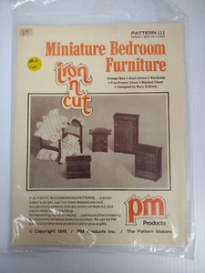 Miniatur Schlafzimmermöbel Holzbearbeitung - Iron 'n Cut Muster 111 - © 1976 - Bild 1 von 7