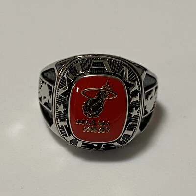 Anillo Balfour NBA Miami Heat elige tu talla tono plata vintage Foto 1 de 4