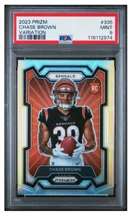 2023 Panini Prizm 335 Chase Brown Silver Variation RC PSA 9 - Bild 1 von 2