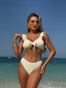 Bikini-Clad Women's Ruffled Hot Spring Swimsuits for Vacation By The Seaside - Picture 1 of 5