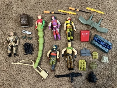 GI Joe LOT of broken Vintage Action Figures, Accessories, Backpack Weapons 3 3/4 - Image 1 of 4
