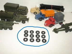 D06, DINKY X 12 pneus bande carrée camion super-toys, GMC, militaire, GAC 20/8 - Foto 1 di 7