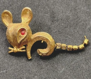 Vtg MCM  stylized Mouse Brooch Pin Moving Tail Red Rhinestone Eyes Gold Tone - Picture 1 of 3